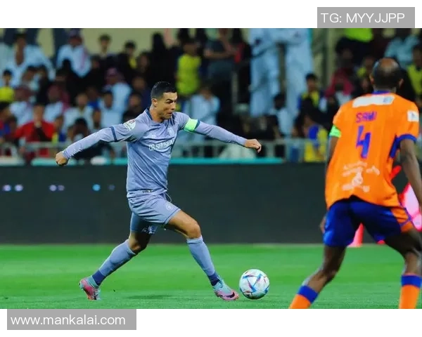 足球明星C罗在中国的影响力与球迷热情的深度探讨