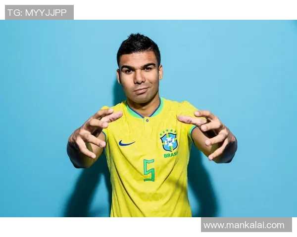 足球明星欢庆时刻女球迷头像设计展现热情与活力