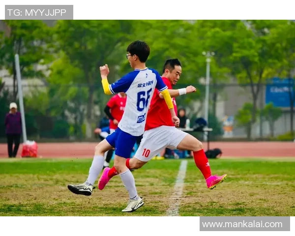 足球明星转会新篇章精彩瞬间分享与回顾