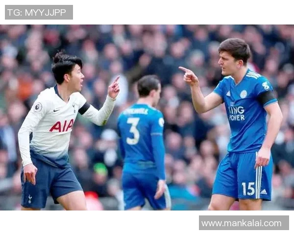 足球明星的传奇人生与场上风采的精彩故事